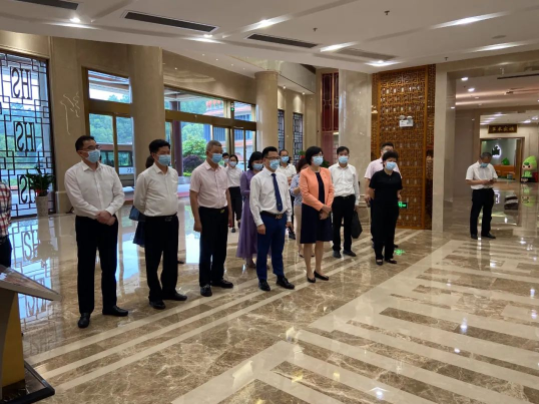 衍生動態(tài)丨省委統(tǒng)戰(zhàn)部副部長、省工商聯(lián)黨組書記陳麗文蒞臨衍生健康醫(yī)藥產(chǎn)業(yè)園調(diào)研參觀